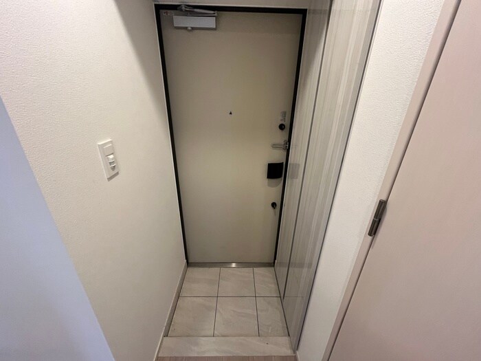 物件内観写真16　(玄関)