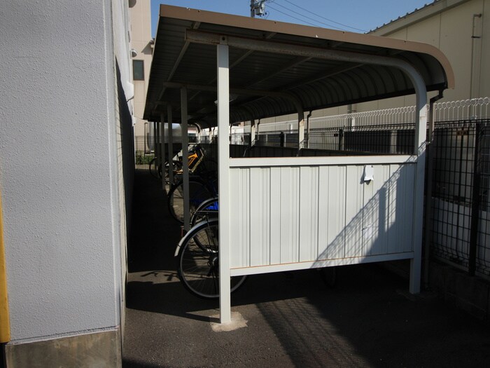 物件外観写真6　(駐輪場)