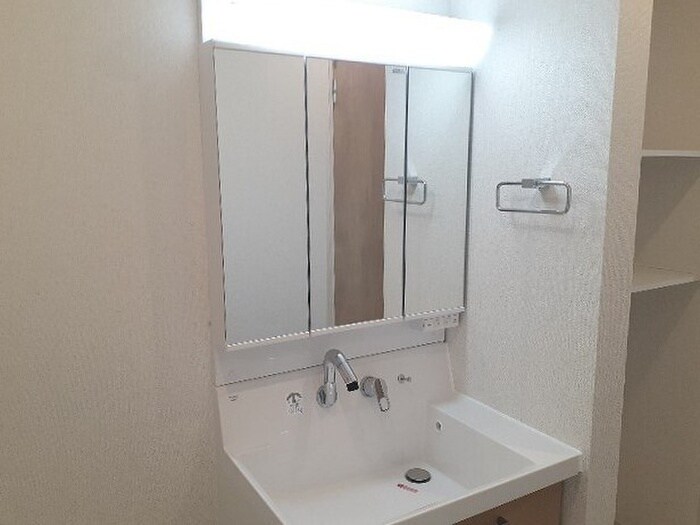 物件内観写真8　(洗面)