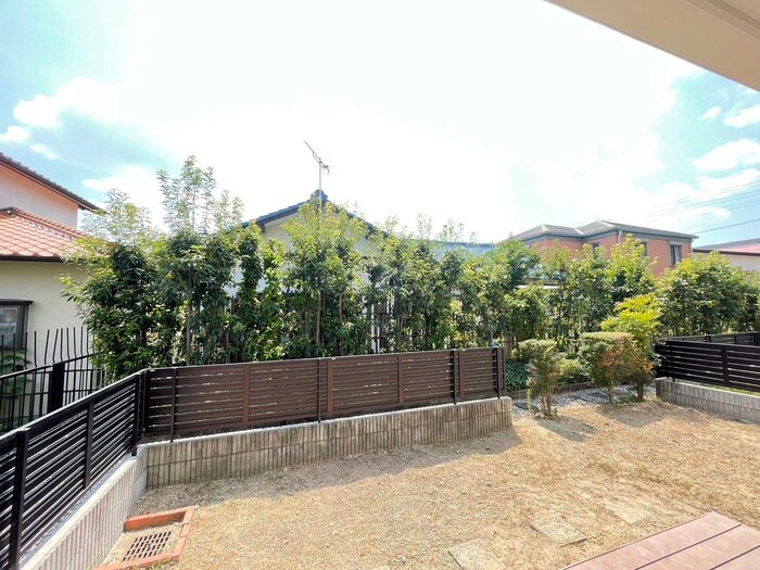 物件内観写真15　(室内からの展望)