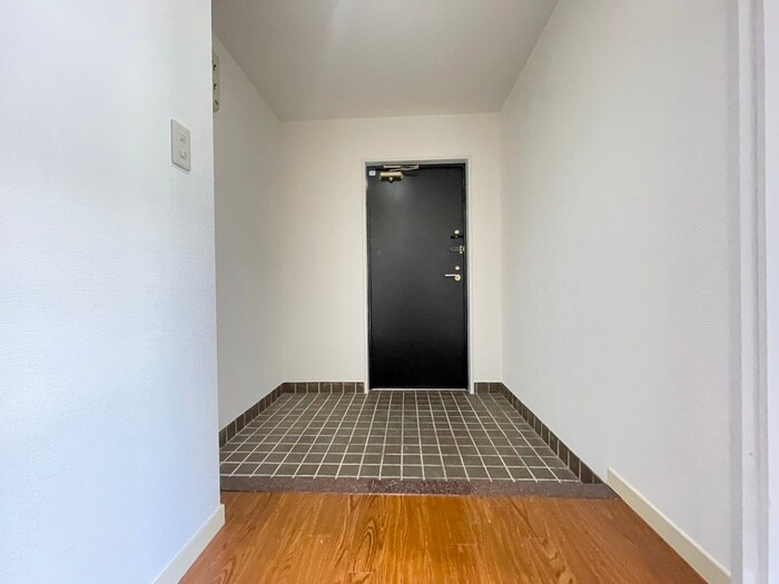 物件内観写真21　(玄関)