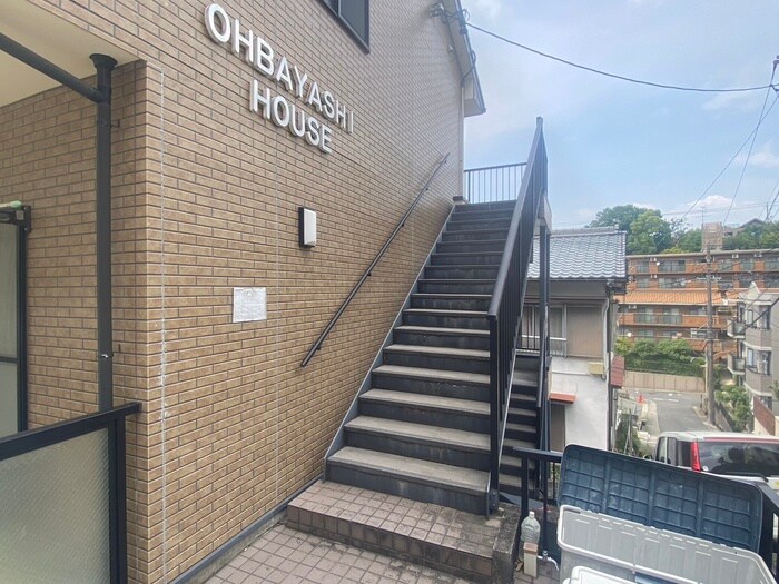 物件外観写真6　(エントランス部分)