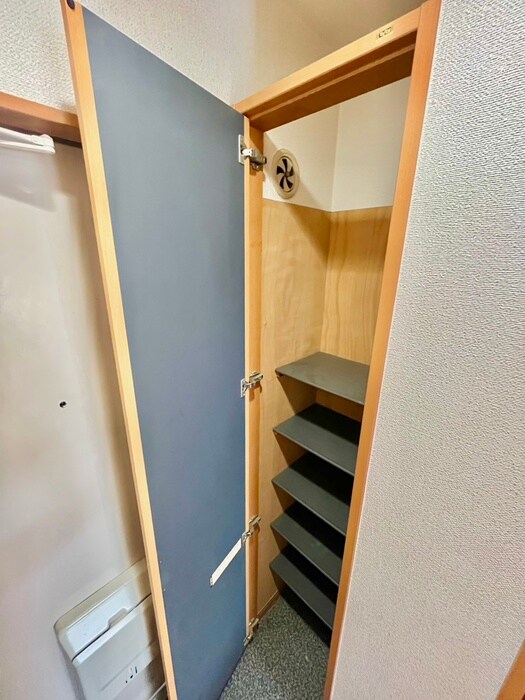 物件内観写真14　(靴箱)
