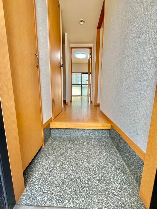物件内観写真21　(玄関)
