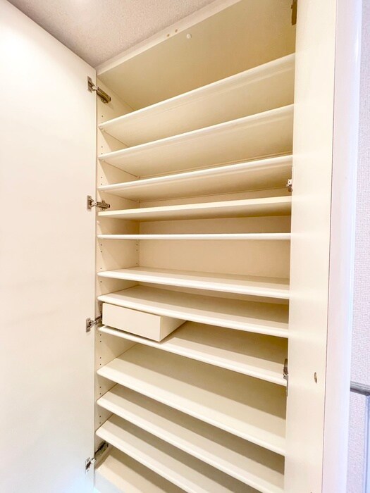 物件内観写真18　(靴箱)