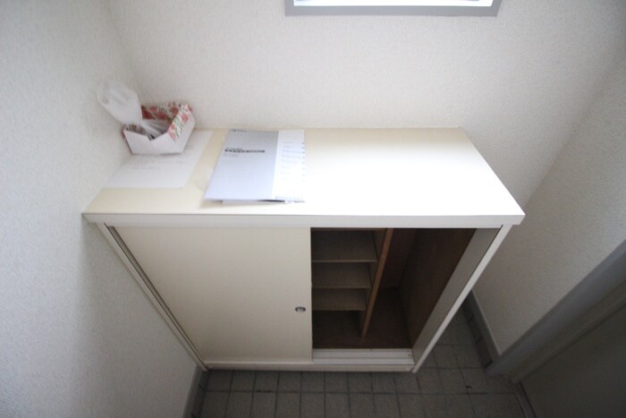 物件内観写真8　(靴箱)