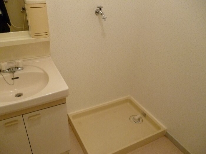 物件内観写真15　(洗濯機置場)