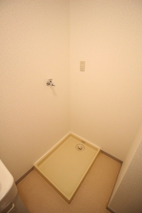 物件内観写真17　(洗濯機置場)