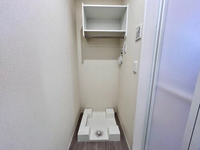 物件内観写真8　(洗濯機置場)