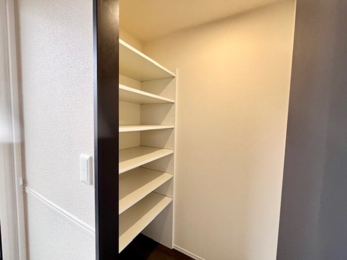 物件内観写真13　(収納)