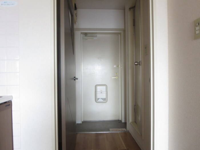 物件内観写真16　(廊下)
