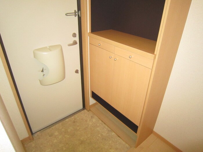 物件内観写真8　(靴箱)