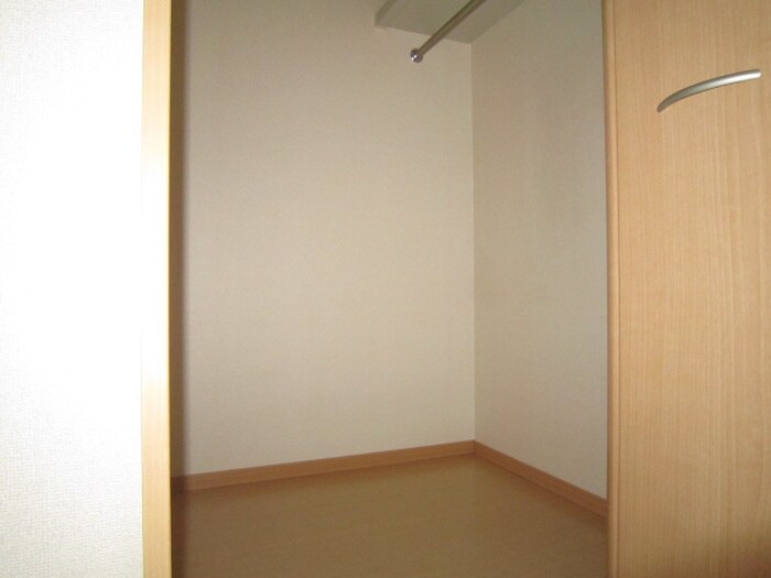 物件内観写真13　(収納)