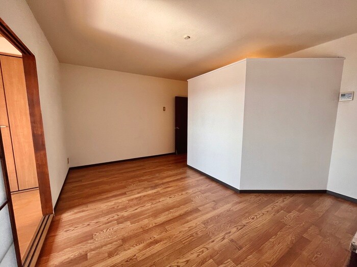 物件内観写真11　(居室)