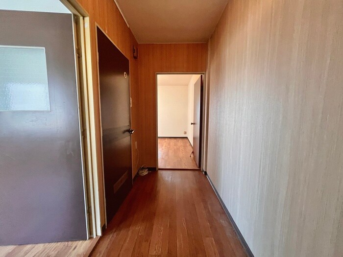 物件内観写真14　(廊下)