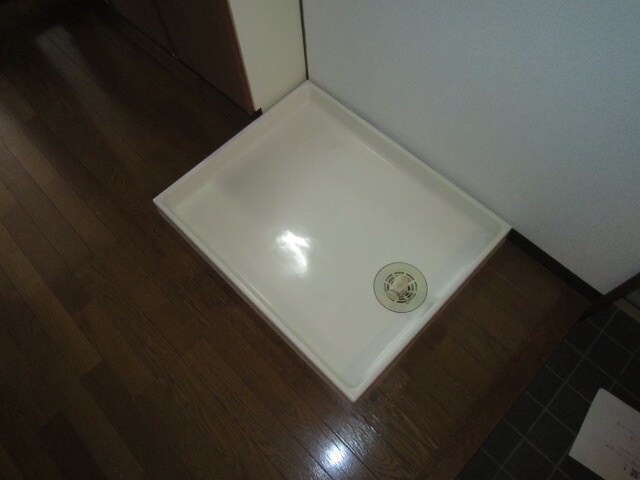 物件内観写真14　(洗濯機置場)