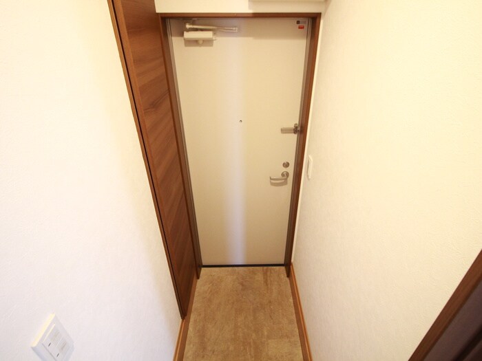 物件内観写真15　(玄関)