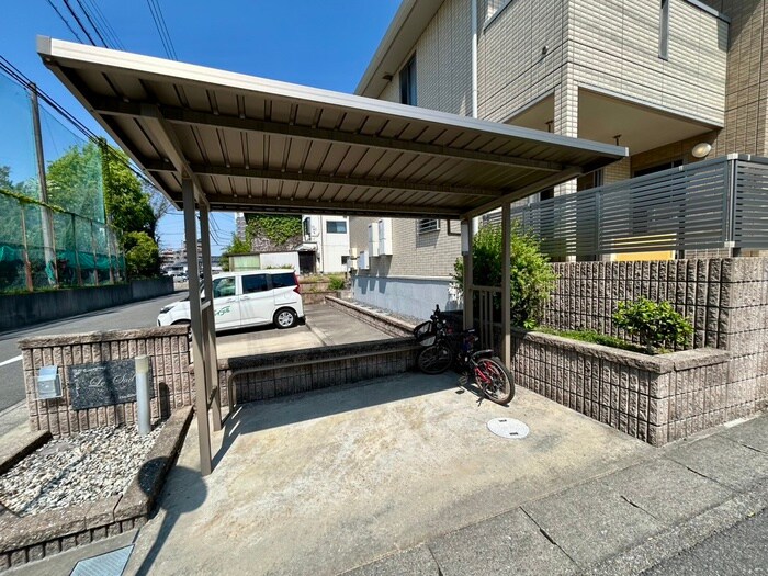 物件外観写真5　(駐輪場)