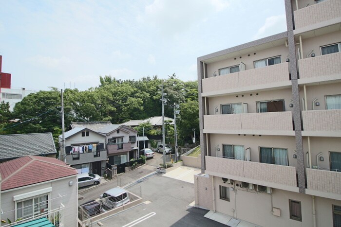 物件内観写真13　(室内からの展望)