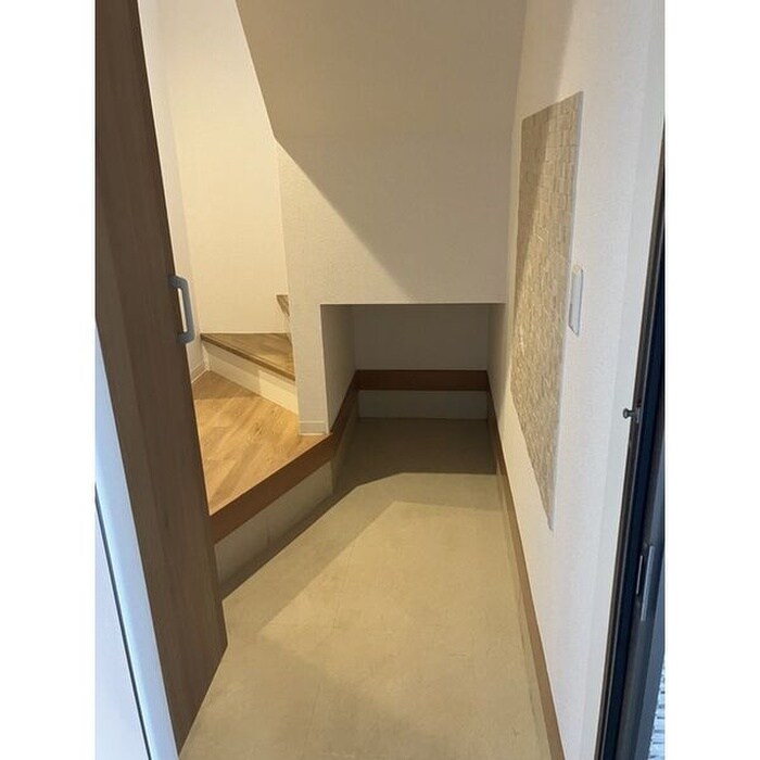 物件内観写真15　(玄関)