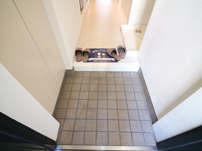 物件内観写真7　(玄関)