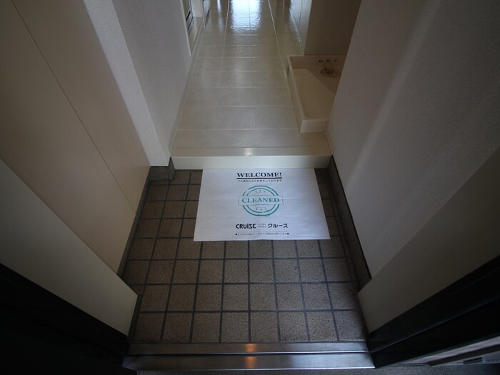 物件内観写真10　(玄関)