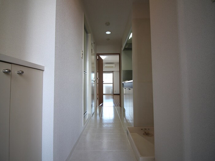 物件内観写真11　(廊下)