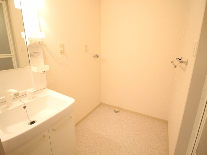 物件内観写真11　(洗面)