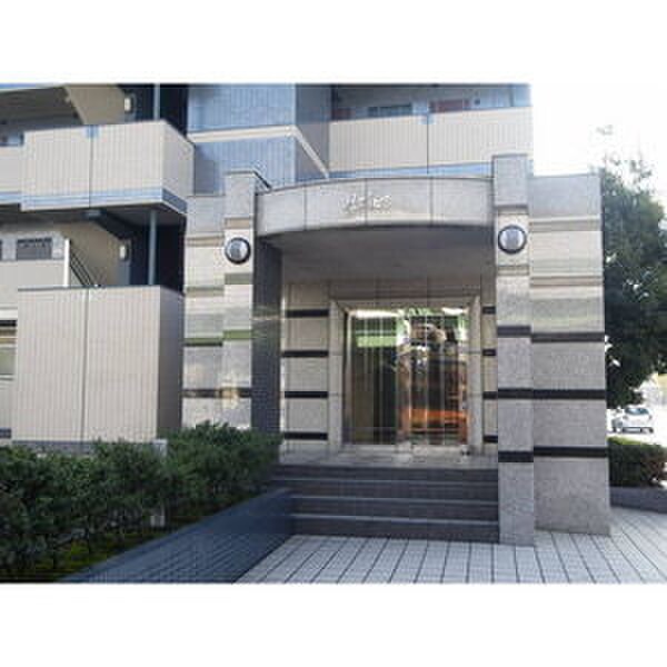 物件外観写真2　(エントランス部分)