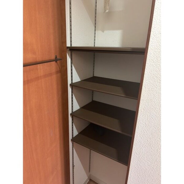 物件内観写真13　(靴箱)