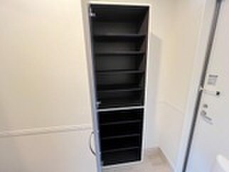 物件内観写真5　(靴箱)