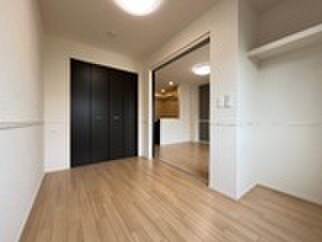 物件内観写真9　(居室)