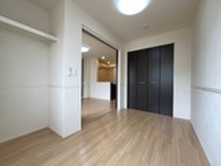 物件内観写真11　(居室)