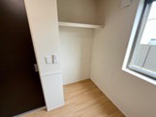 物件内観写真12　(収納)