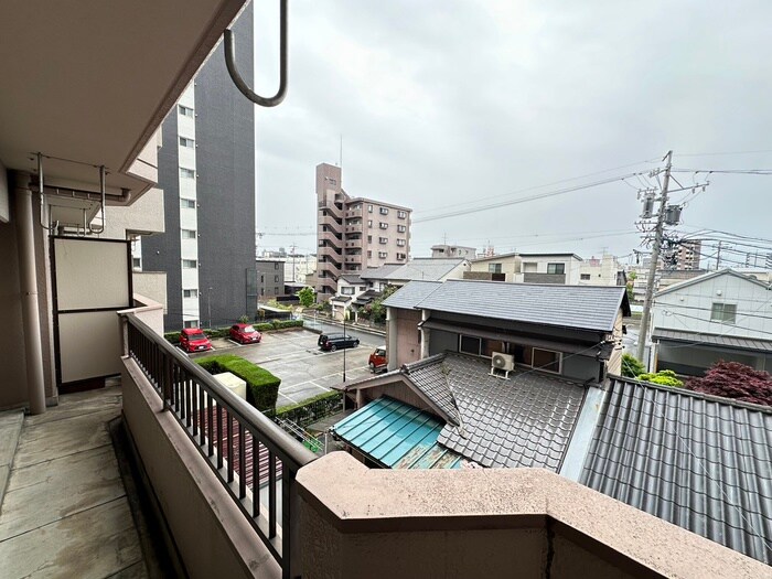 物件内観写真16　(室内からの展望)