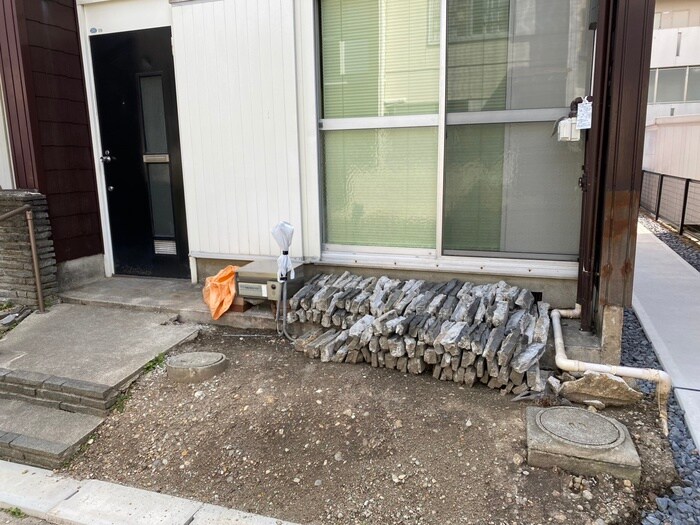 物件外観写真6　(エントランス部分)