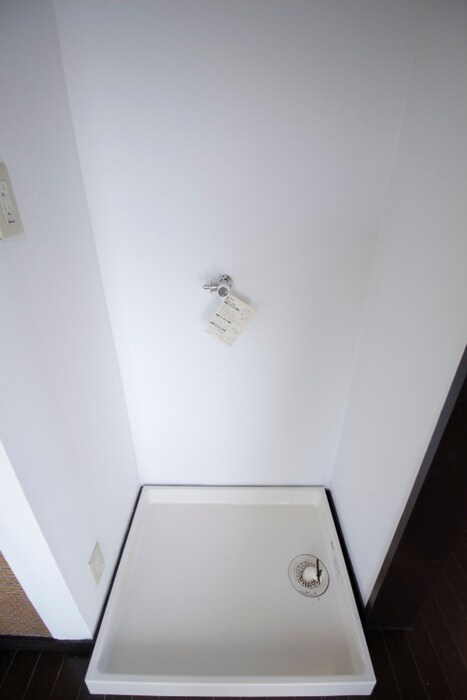 物件内観写真12　(洗濯機置場)