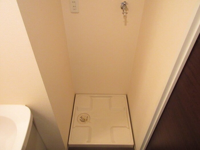 物件内観写真13　(洗濯機置場)