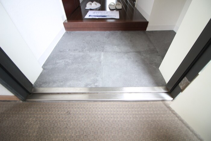 物件内観写真15　(玄関)