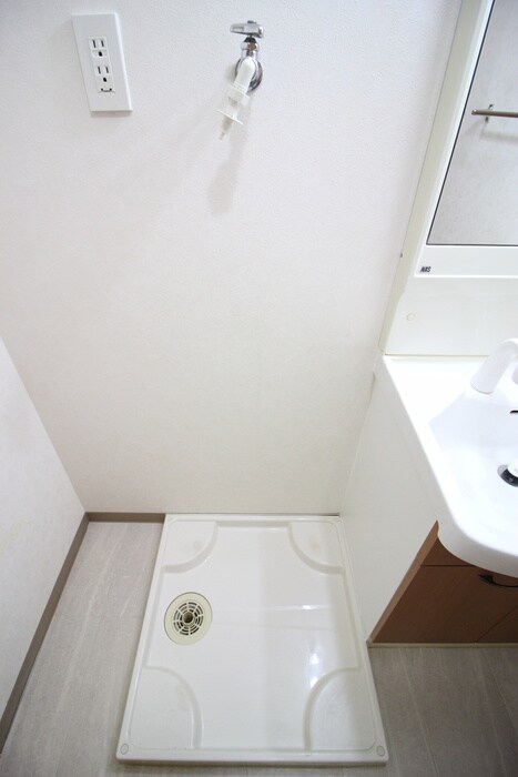 物件内観写真8　(洗濯機置場)