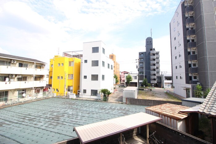 物件内観写真12　(室内からの展望)