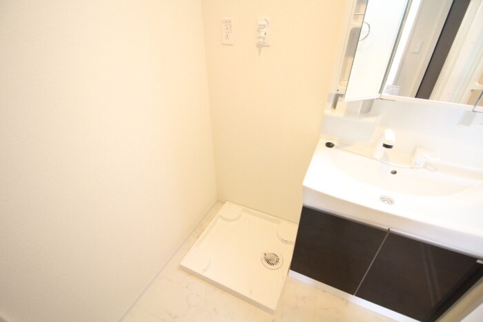 物件内観写真12　(洗濯機置場)