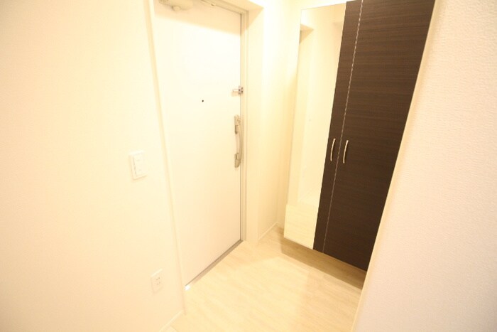 物件内観写真15　(玄関)