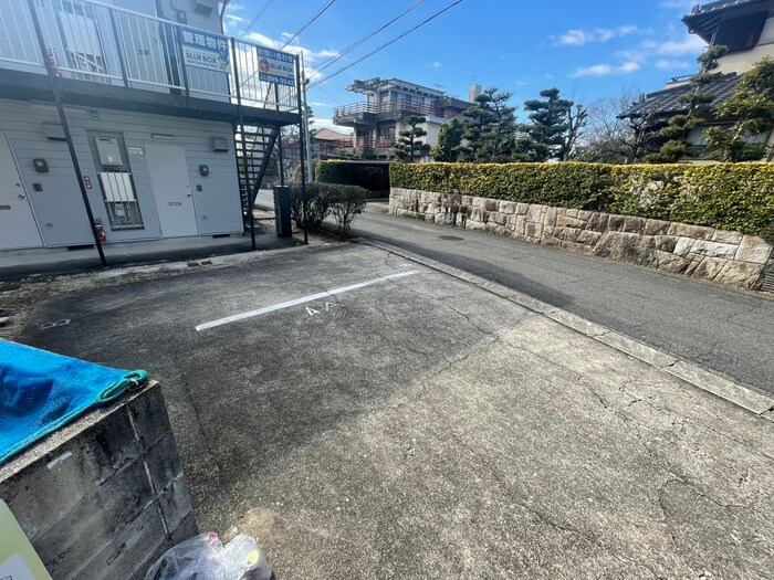 物件外観写真2　(駐車場)