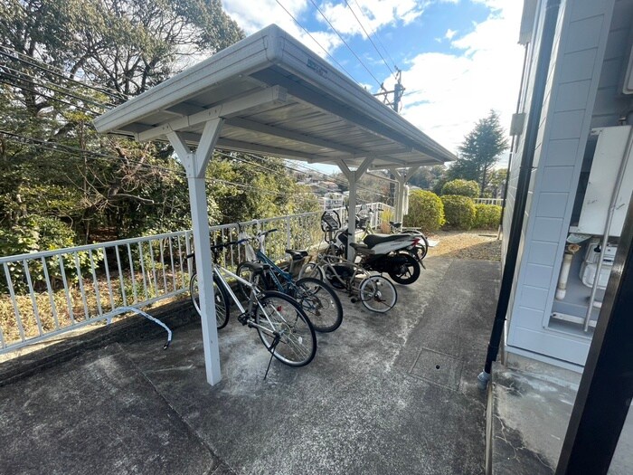 物件外観写真3　(駐輪場)