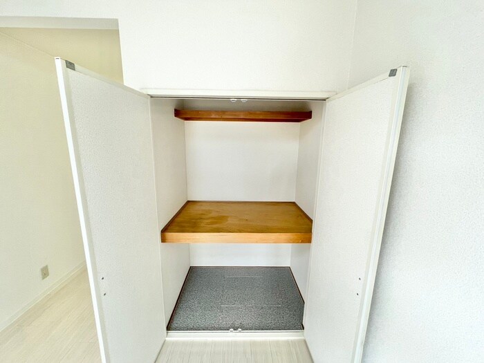 物件内観写真12　(収納)