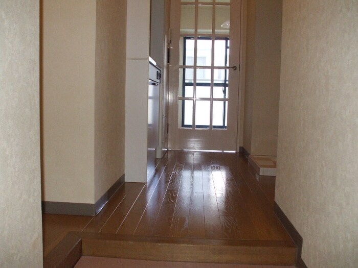 物件内観写真8　(廊下)