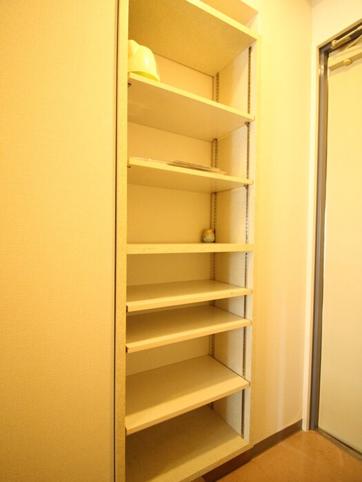 物件内観写真18　(靴箱)