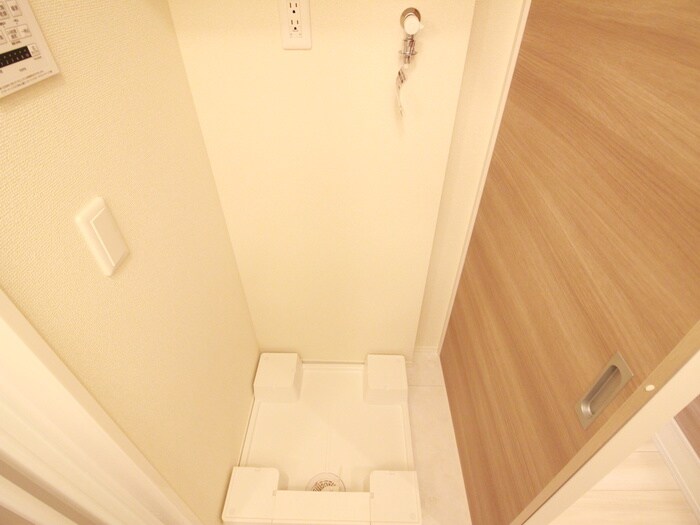 物件内観写真15　(洗濯機置場)