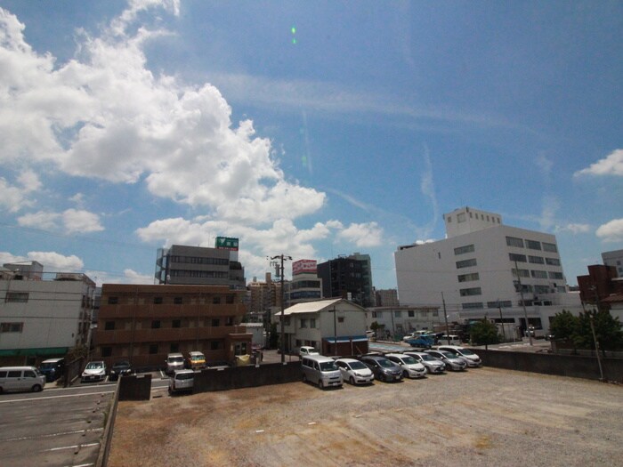 物件内観写真17　(室内からの展望)